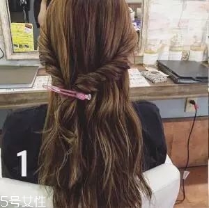 女生冬天長(zhǎng)發(fā)怎么編好看？長(zhǎng)發(fā)妹紙才懂得的痛