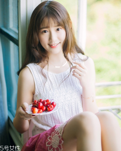 小個(gè)子女生適合什么發(fā)型？蓬松隨意效果