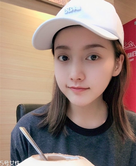 齊肩直發(fā)染什么顏色好看？簡(jiǎn)單好看的齊肩發(fā)扎法