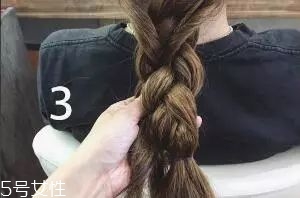 女生冬天長(zhǎng)發(fā)怎么編好看？長(zhǎng)發(fā)妹紙才懂得的痛