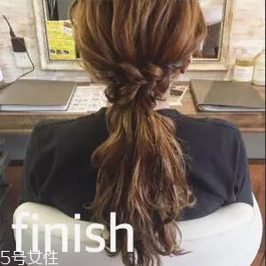 女生冬天長(zhǎng)發(fā)怎么編好看？長(zhǎng)發(fā)妹紙才懂得的痛