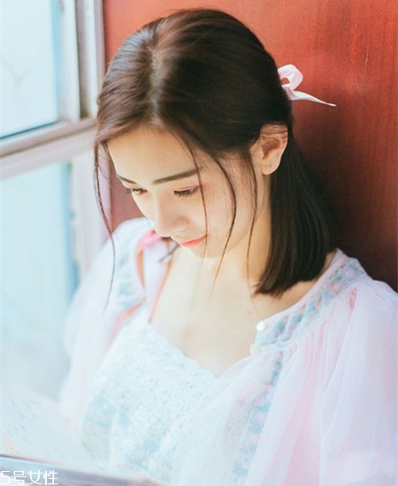 齊肩直發(fā)染什么顏色好看？簡(jiǎn)單好看的齊肩發(fā)扎法