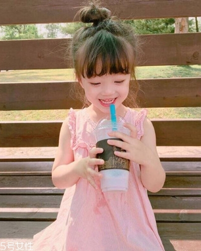 小女孩扎什么頭發(fā)好看？小公主發(fā)型大全