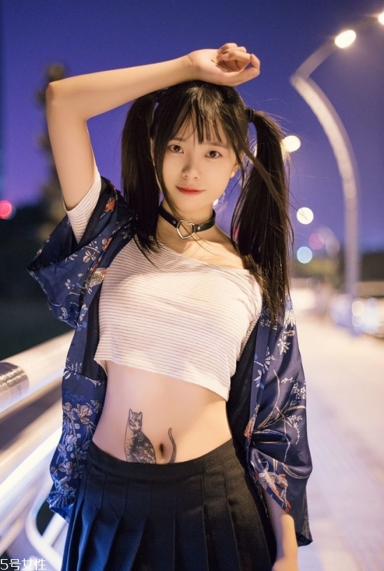 2018冬天流行什么發(fā)色？簡(jiǎn)單漂亮的披肩發(fā)