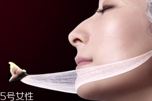 面膜為什么不能立著放？精華分布不勻
