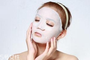 敷完面膜不能化妝嗎？立即化妝傷害大