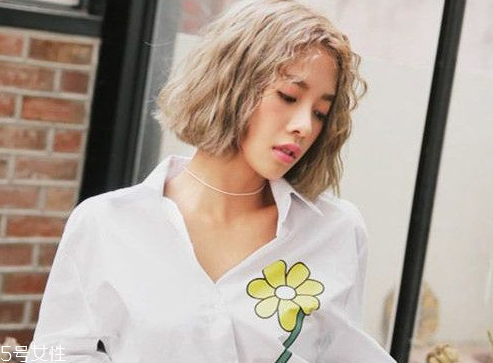 矮個(gè)子女生什么發(fā)型顯高？換個(gè)發(fā)型瞬間百變