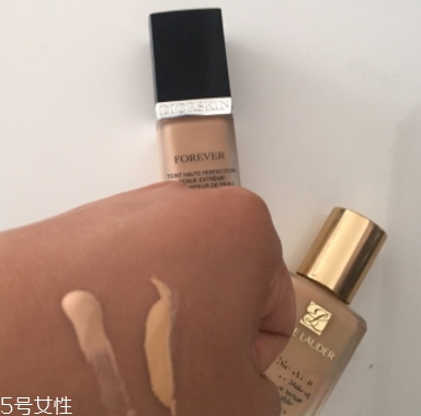 雅詩蘭黛和dior迪奧粉底液哪個好？