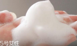 泡沫洗面奶可以帶上飛機(jī)嗎？可以帶上飛機(jī)但有容積限制