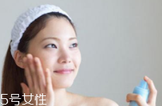 保濕爽膚水什么時(shí)候用？早中晚都必須用