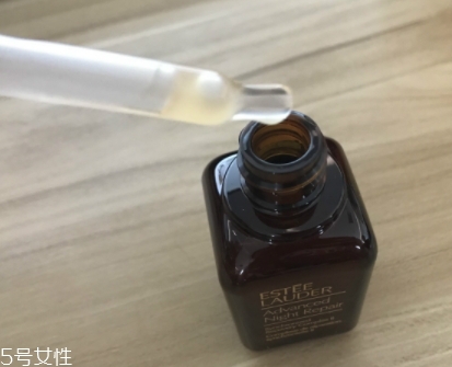 雅詩蘭黛適合油性皮膚嗎？