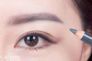 眉筆顏色怎么選擇？與發(fā)色一致不出錯(cuò)