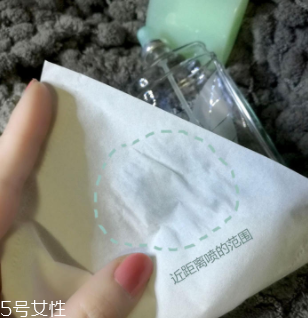 雅頓綠茶香水好聞嗎？宛若置身淡薄陽(yáng)光下的茶園