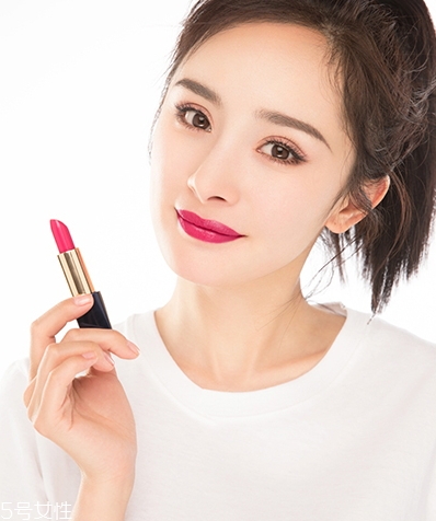 雅詩蘭黛口紅哪個(gè)系列好？傾慕vs戀愛唇膏