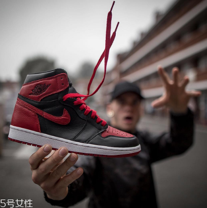 運(yùn)動(dòng)鞋鞋底滑怎么辦？增大鞋底摩擦力