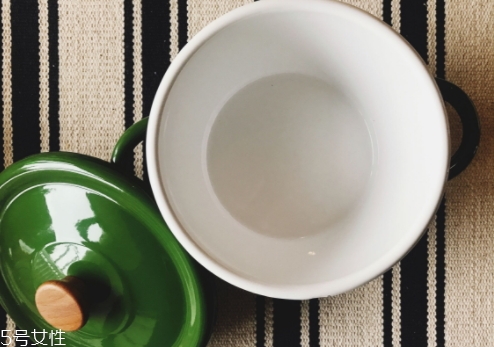 琺瑯鍋可以煲湯嗎？讓喝湯變得有逼格
