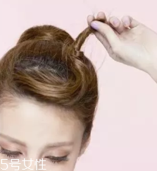 馬尾怎么扎顯臉?。狂R尾位置越高越精神