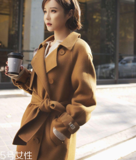 白領女性赴約穿什么好？長款氣質(zhì)大衣有格調(diào)和氣質(zhì)