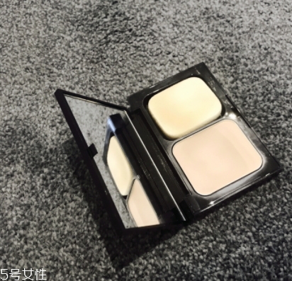 雅詩蘭黛粉餅?zāi)目詈?？補(bǔ)妝定妝的神器