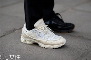 運(yùn)動(dòng)鞋一定要穿襪子嗎？最好是穿上襪子
