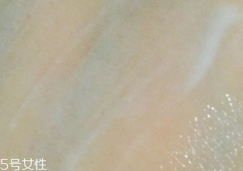 雅詩(shī)蘭黛乳液怎么樣？滋潤(rùn)保濕的秘密