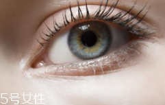 冬天用什么眼霜？抗皺眼霜對抗干燥肌