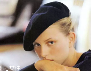 戴什么帽子顯臉??？寬檐帽讓臉看起來(lái)小
