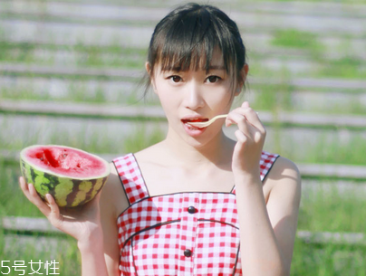 碧歐泉和倩碧還有蘭芝哪個好用？看肌膚挑選