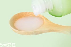 爽膚水有沉淀能用嗎？