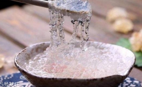 雪燕可以生吃嗎？雪燕沒煮熟可以吃嗎？