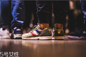 運動鞋230是多少碼？運動鞋選對尺碼很重要