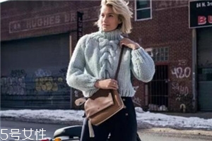 闊腿褲搭配什么毛衣？這個春天這樣穿