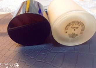 阿瑪尼粉底液脫妝嗎？4小時(shí)后要補(bǔ)妝