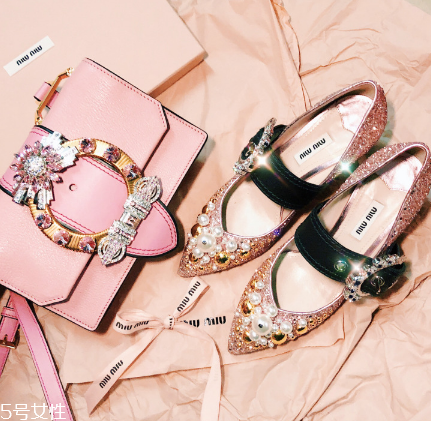 miumiu是幾線品牌？最具有少女心的時(shí)尚品牌