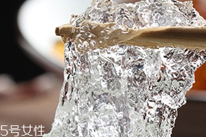雪燕和桃膠能一起燉嗎？