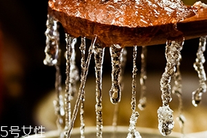 雪燕和銀耳哪個好？其實(shí)可以一起食用