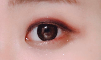 愛麗小屋十色眼影盤哪個(gè)好看？酒紅色非常好看