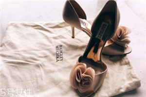 badgley mischka是什么牌子？高性?xún)r(jià)比婚鞋首選