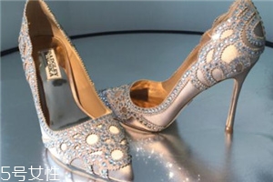 badgley mischka是哪個國家的牌子？超級貌美的小眾婚鞋