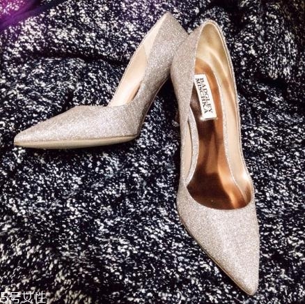 badgley mischka鞋子多少錢？比jc、rv價格美麗多了