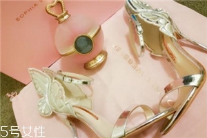 sophia webster是奢侈品嗎？在足間翩然起舞