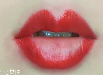 絲絨口紅和啞光哪個(gè)好？正式場(chǎng)合用啞光