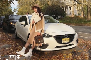 羊羔絨外套配什么鞋子？三款搭配出街不用愁