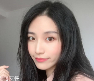 春天適合什么顏色口紅？首選活力西柚色
