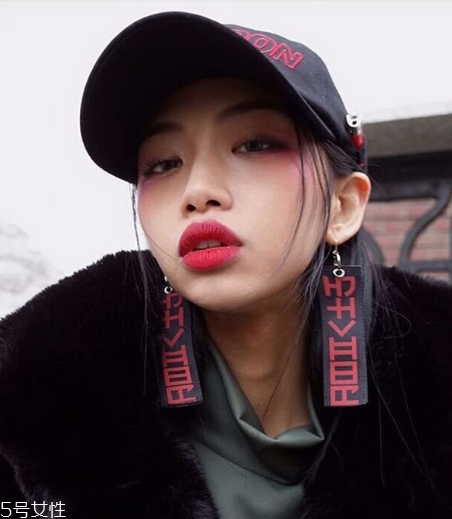 女生怎么穿有個性？做個性感又迷人的酷girl