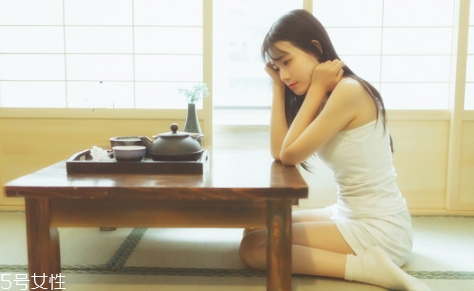 乳液可以涂在眼周圍嗎？