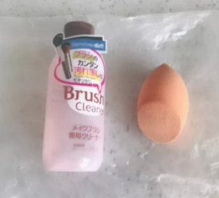 美妝蛋能用洗面奶洗嗎？洗面奶洗不掉彩妝