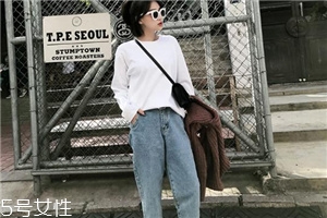 牛仔褲要翻過來洗嗎？翻過來洗可以減少褪色