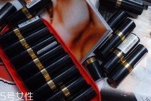 露華濃黑管口紅怎么樣？4種質(zhì)地全試色