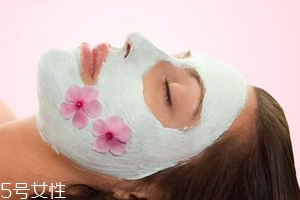 敷完面膜不洗臉會(huì)怎么樣？粉刺悶痘毛孔堵塞